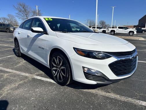 2025 Chevrolet Malibu FWD RS