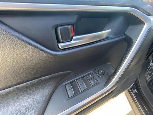 2025 Toyota RAV4 Plug-In Hybrid SE