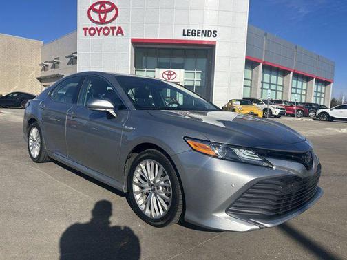 2019 Toyota Camry Hybrid XLE