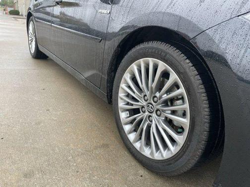 2020 Toyota Avalon Hybrid Limited