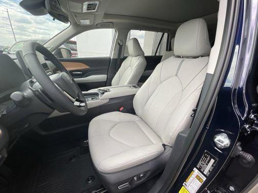 2025 Toyota Grand Highlander Platinum