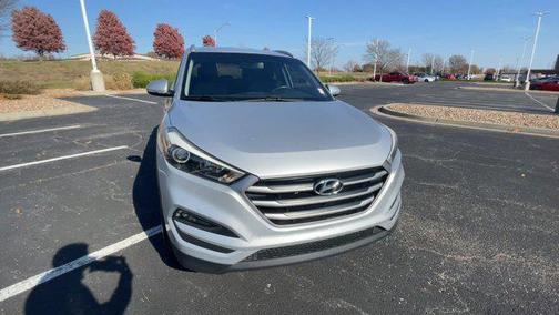 2017 Hyundai TUCSON SE Plus
