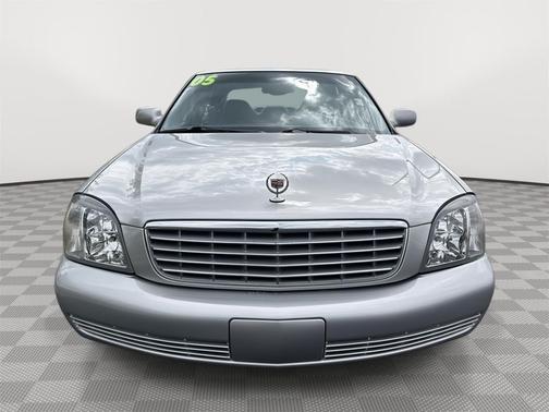 Light Platinum 2005 Cadillac DeVille Base