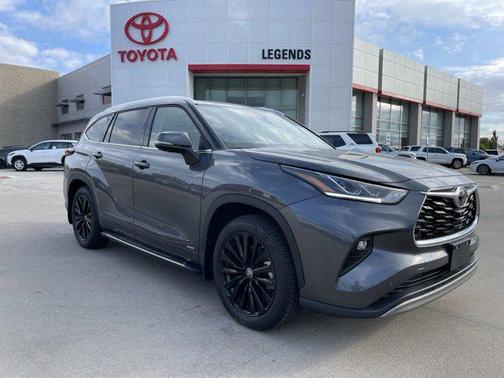 2025 Toyota Highlander Hybrid Platinum