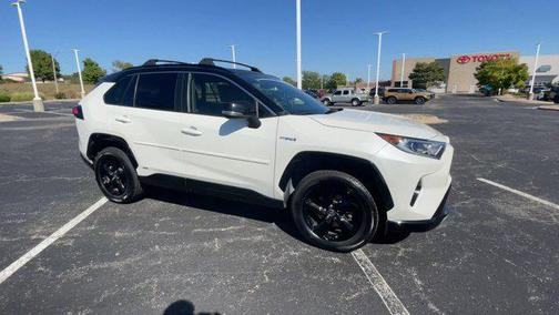 2020 Toyota RAV4 Hybrid SE