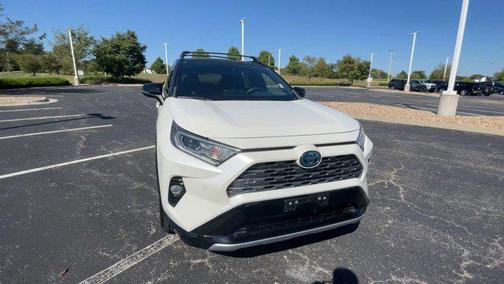 2020 Toyota RAV4 Hybrid SE