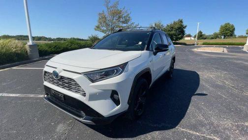 2020 Toyota RAV4 Hybrid SE