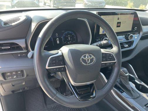 2023 Toyota Highlander Hybrid Limited