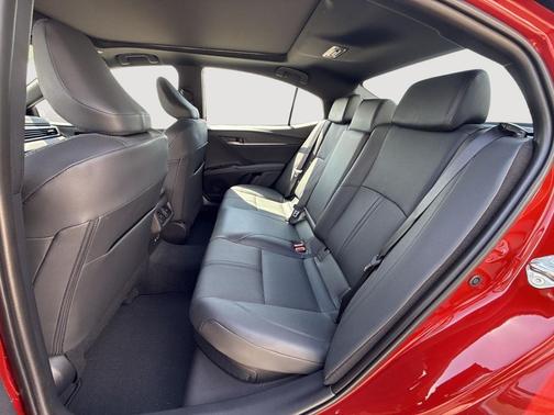 Supersonic Red w/Midnight Black Metallic Roof 2026 Toyota Camry XSE