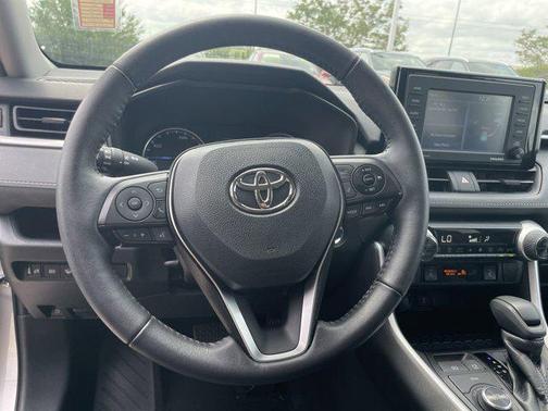 2021 Toyota RAV4 Hybrid XLE