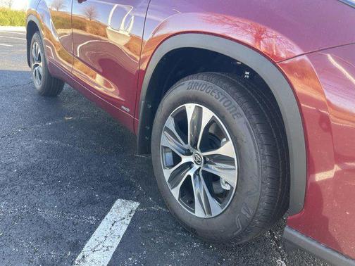 2025 Toyota Highlander Hybrid XLE