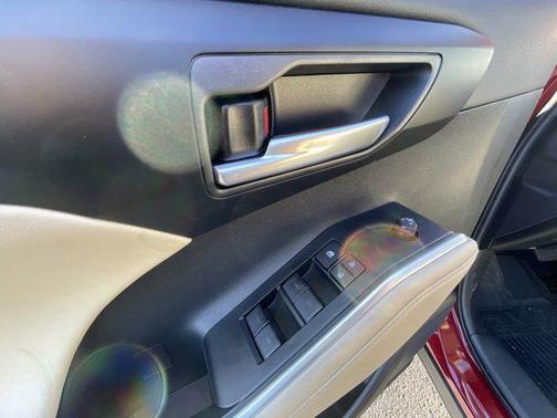 2025 Toyota Highlander Hybrid XLE