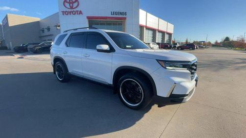 2023 Honda Pilot Touring 8-Passenger