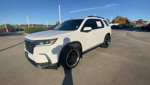 2023 Honda Pilot Touring 8-Passenger