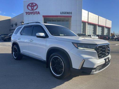 2023 Honda Pilot Touring 8-Passenger