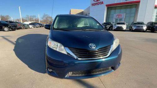 2011 Toyota Sienna LE