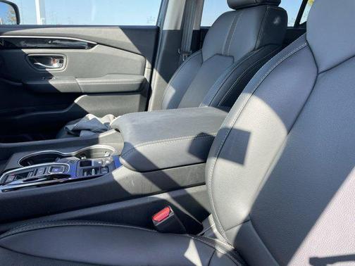 2023 Honda Pilot Touring 8-Passenger