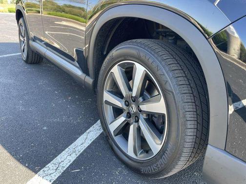 2023 Honda Pilot Touring 8-Passenger