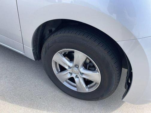 2016 Nissan Quest SV