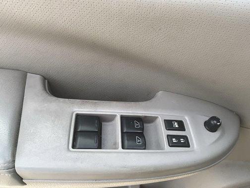2016 Nissan Quest SV