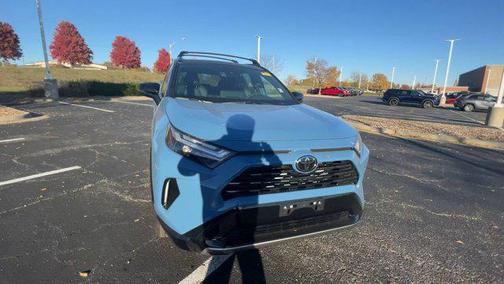 2025 Toyota RAV4 Hybrid SE