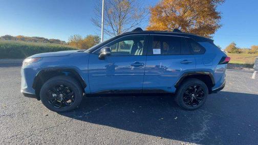 2025 Toyota RAV4 Hybrid SE