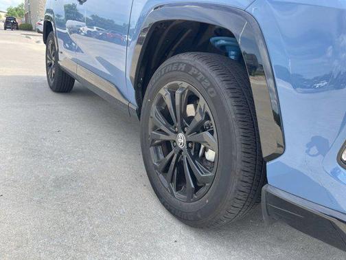 2024 Toyota RAV4 Hybrid SE