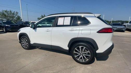 2024 Toyota Corolla Cross XLE