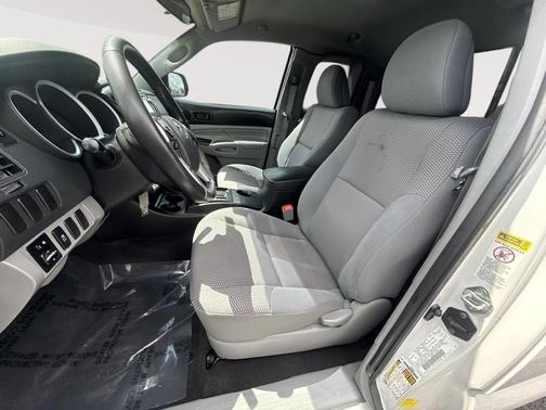 Super White 2015 Toyota Tacoma Base