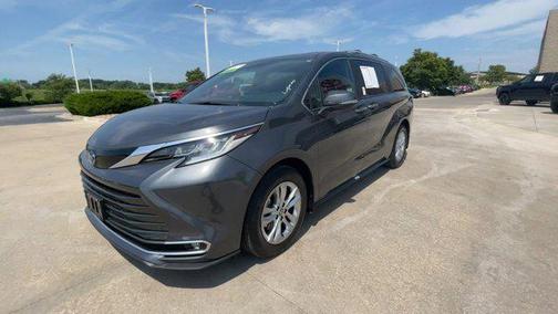 2025 Toyota Sienna Limited 7-Passenger