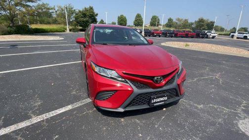 2020 Toyota Camry SE