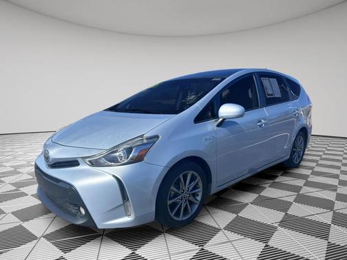2015 Toyota Prius v Five