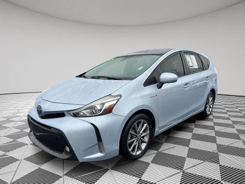 2015 Toyota Prius v Five