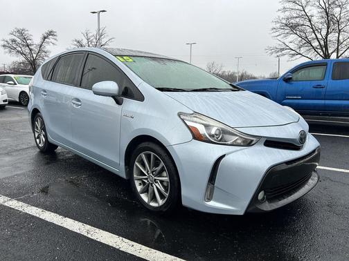2015 Toyota Prius v Five