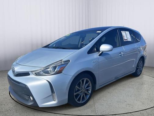 2015 Toyota Prius v Five