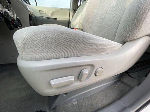 2012 Toyota Sienna LE