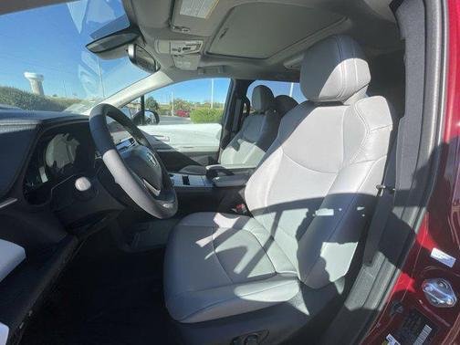 2025 Toyota Sienna XLE 7 Passenger