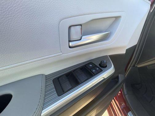 2025 Toyota Sienna XLE 7 Passenger