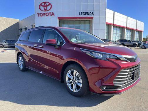 2025 Toyota Sienna XLE 7 Passenger