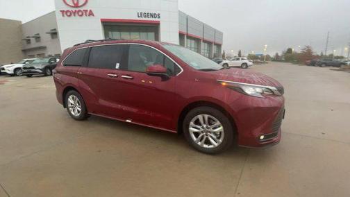 2025 Toyota Sienna XLE