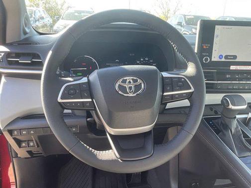 2025 Toyota Sienna XLE 7 Passenger