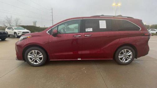 2025 Toyota Sienna XLE