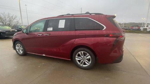 2025 Toyota Sienna XLE