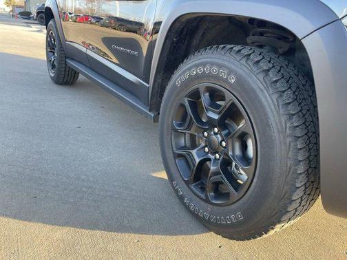 2022 Jeep Cherokee Trailhawk