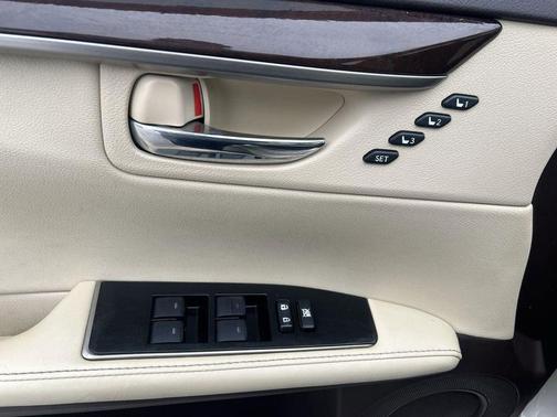 2017 Lexus ES 350 Base