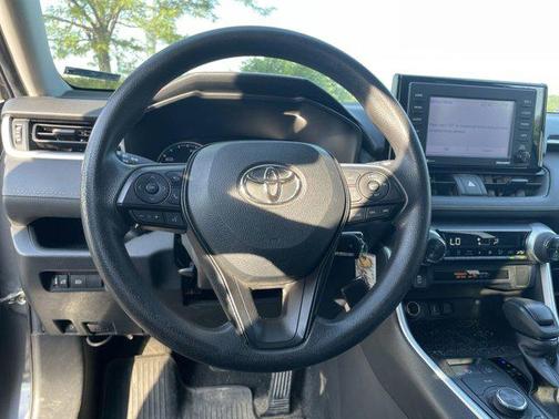 2020 Toyota RAV4 Hybrid LE