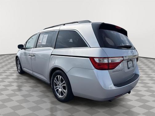 Alabaster Silver Metallic 2013 Honda Odyssey EX-L