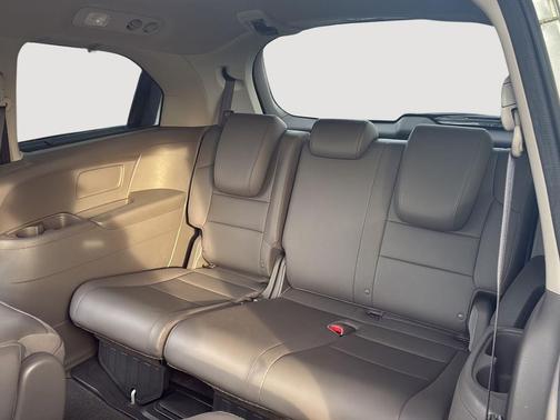 Alabaster Silver Metallic 2013 Honda Odyssey EX-L