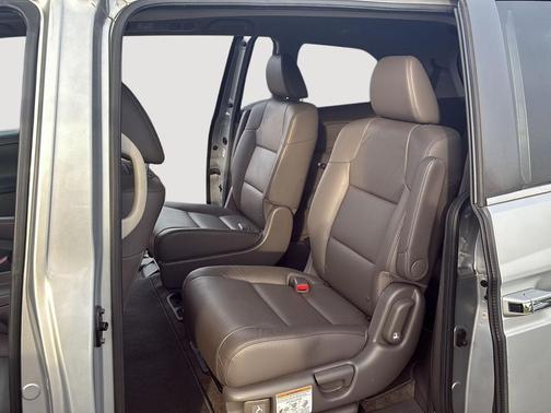 Alabaster Silver Metallic 2013 Honda Odyssey EX-L