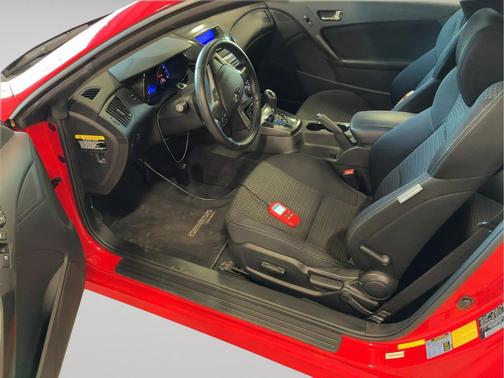 2011 Hyundai Genesis Coupe 2.0T Premium